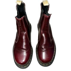 Dr Marten Chelsea boot 2976 vegan leather